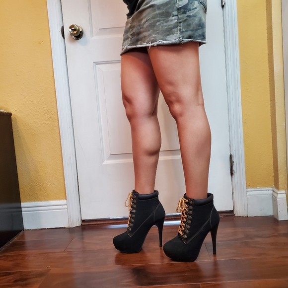 Forever High Heel Almond Toe Lace Up Ankle Booties - Picture 2 of 6